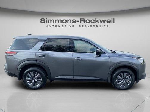 2025 Nissan Pathfinder S