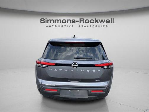 2025 Nissan Pathfinder S