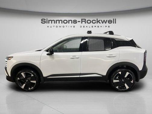 Aspen White Tri 2026 Nissan Kicks SR