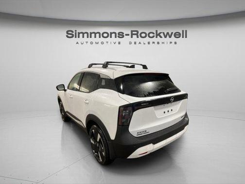 Aspen White Tri 2026 Nissan Kicks SR