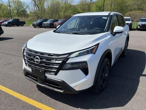 Everest White P 2026 Nissan Rogue SV