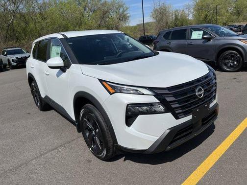Everest White P 2026 Nissan Rogue SV