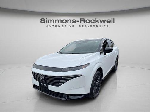 White / Black 2026 Nissan Murano Platinum