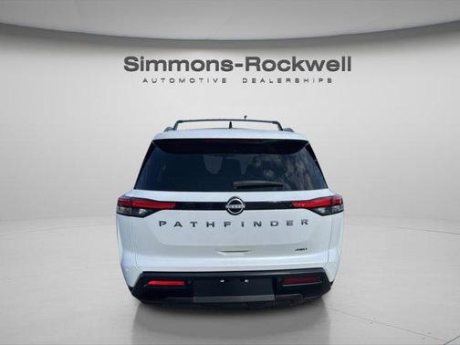 2026 Nissan Pathfinder SV