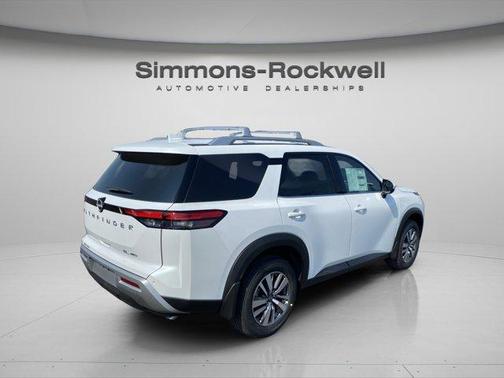 2025 Nissan Pathfinder SL