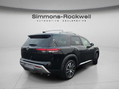 2025 Nissan Pathfinder Platinum