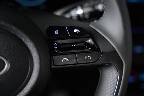 2025 Hyundai ELANTRA HEV SEL Sport