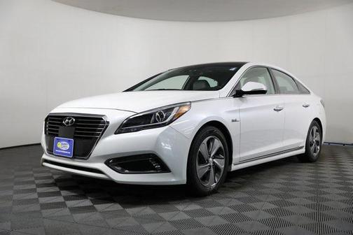 2017 Hyundai SONATA Hybrid Limited