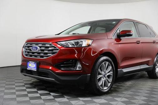 RUBY RED METALLIC TINTED CC 2019 Ford Edge Titanium