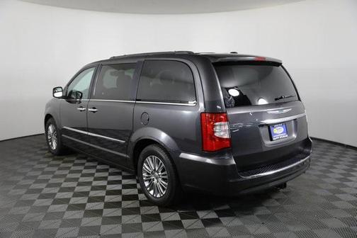 2015 Chrysler Town & Country Touring-L