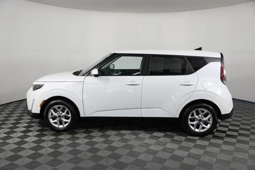Snow White Pearl 2024 Kia Soul LX