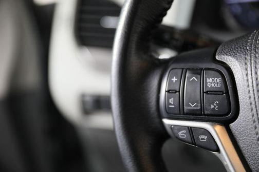 Silver Sky Metallic 2015 Toyota Sienna XLE Premium