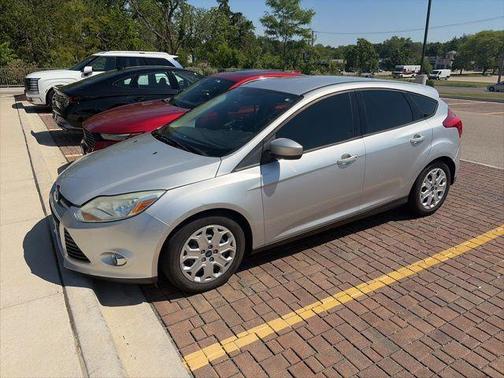 INGOT SILVER METALLIC 2012 Ford Focus SE