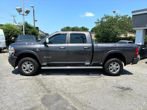 2020 RAM 2500 Laramie Crew Cab 4X4 6'4' Box