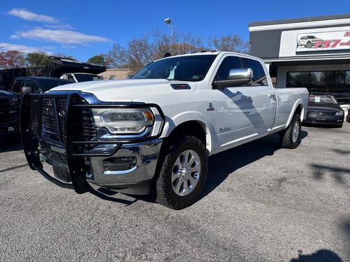2019 RAM 2500 Laramie Crew Cab 4x4 8' Box
