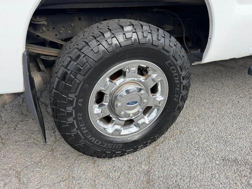 Oxford White 2015 Ford F-250 Lariat