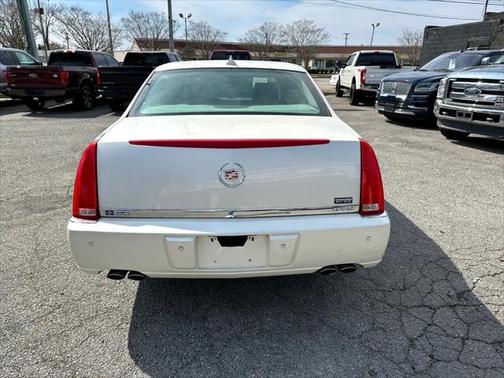 2011 Cadillac DTS Luxury Collection