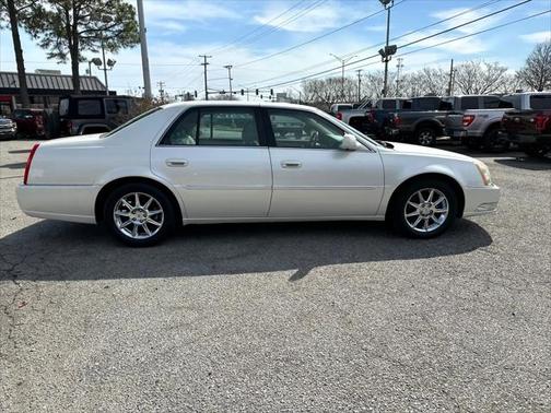 2011 Cadillac DTS Luxury Collection