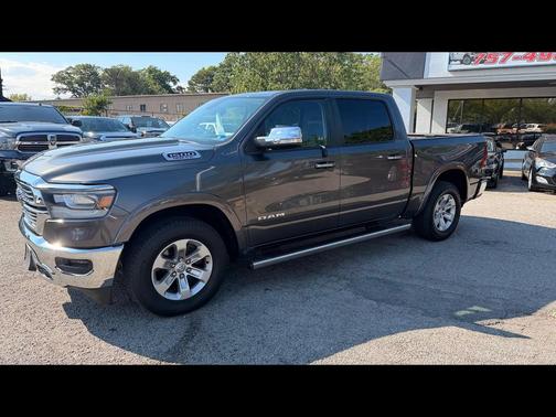 Granite Crystal Metallic Clearcoat 2019 RAM 1500 Laramie