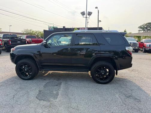 Midnight Black Metallic 2018 Toyota 4Runner SR5 Premium