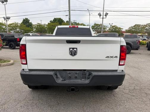 Bright White Clearcoat 2018 RAM 3500 Tradesman Crew Cab 4x4 8' Box