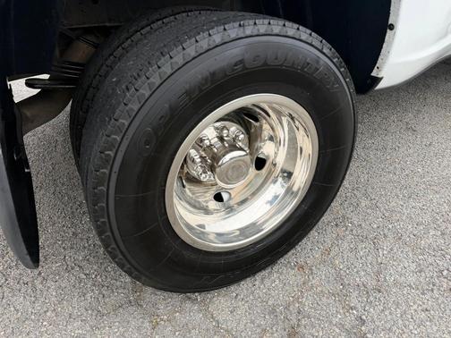 Bright White Clearcoat 2018 RAM 3500 Tradesman Crew Cab 4x4 8' Box