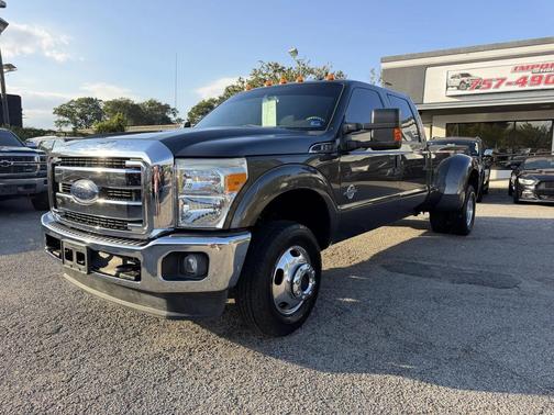 Magnetic Metallic 2016 Ford F-350 XLT