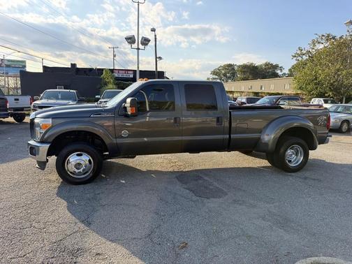 Magnetic Metallic 2016 Ford F-350 XLT