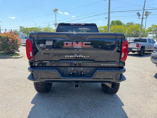 Black 2022 GMC Sierra 2500 Denali