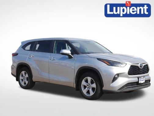 Celestial Silver Metallic 2024 Toyota Highlander LE