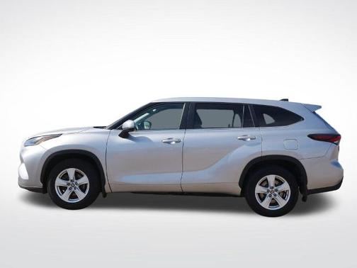 Celestial Silver Metallic 2024 Toyota Highlander LE