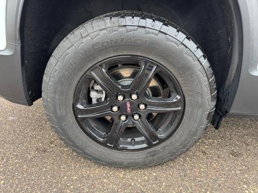2021 GMC Acadia AT4