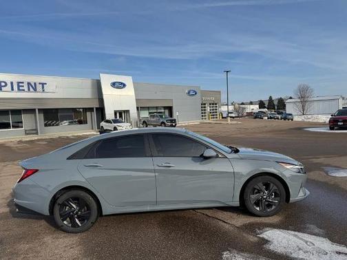 2021 Hyundai ELANTRA SEL