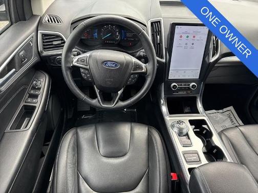 AGATE BLACK METALLIC 2022 Ford Edge TITANIUM