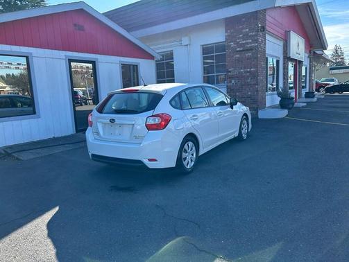 2012 Subaru Impreza 2.0i