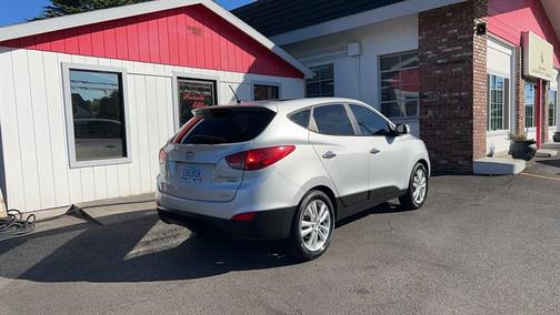 Diamond Silver 2010 Hyundai TUCSON Limited