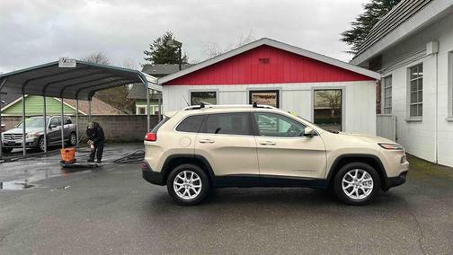2015 Jeep Cherokee Sport