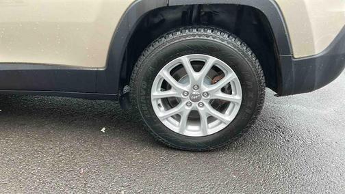2015 Jeep Cherokee Sport