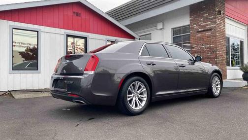 2017 Chrysler 300 Limited