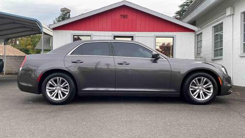 2017 Chrysler 300 Limited
