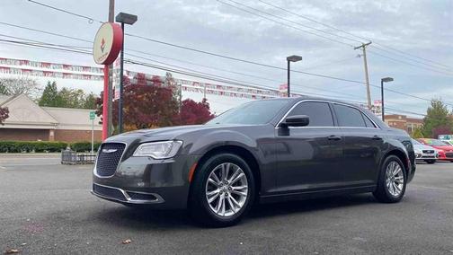 2017 Chrysler 300 Limited