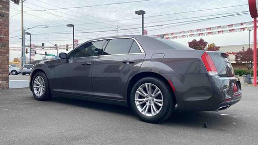 2017 Chrysler 300 Limited