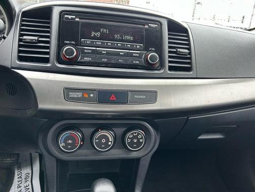 2014 Mitsubishi Lancer SE