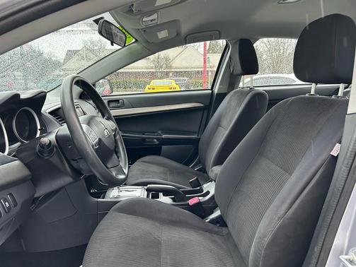 2014 Mitsubishi Lancer SE