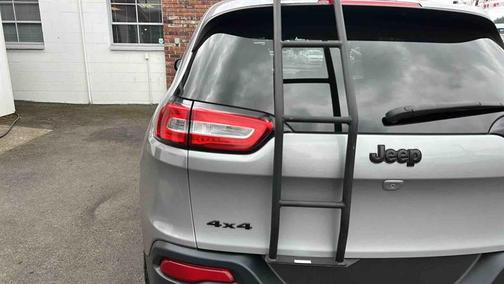 2015 Jeep Cherokee Sport