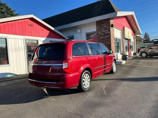 2015 Chrysler Town & Country Touring