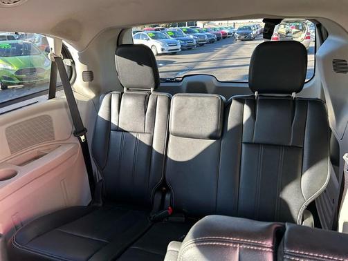 2015 Chrysler Town & Country Touring