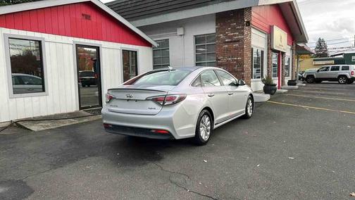 2016 Hyundai SONATA Hybrid SE