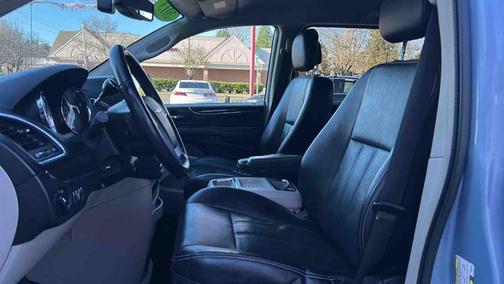 2013 Chrysler Town & Country Touring-L