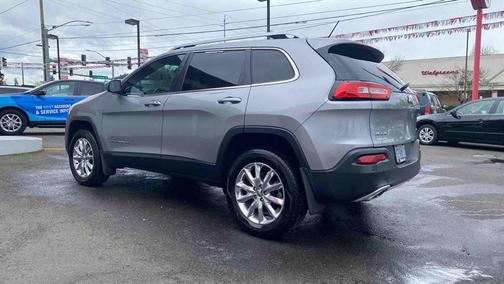 2015 Jeep Cherokee Sport